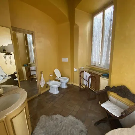 Relais Cavour 96 *